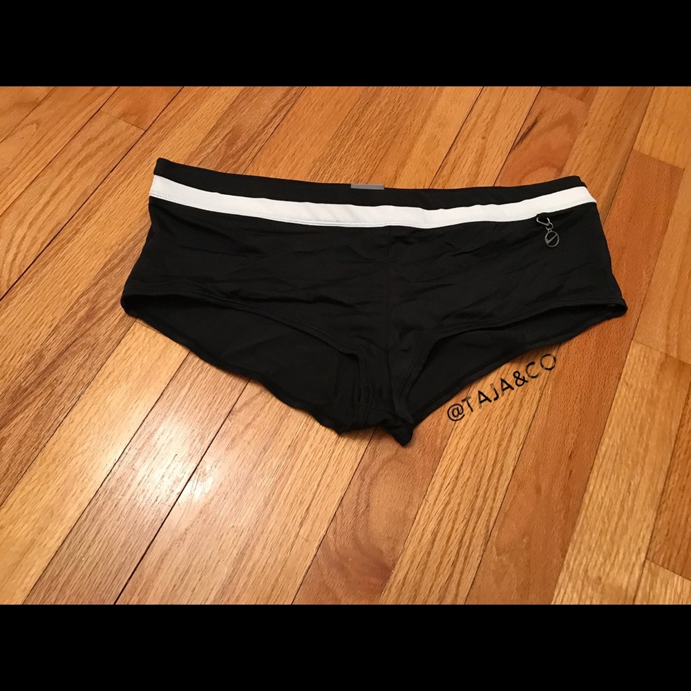 NIKE: Striped Bikini Boyshort!